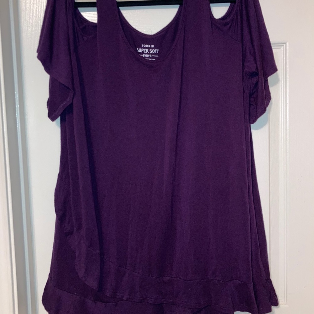 Super soft cold shoulder knit Torrid top 3x